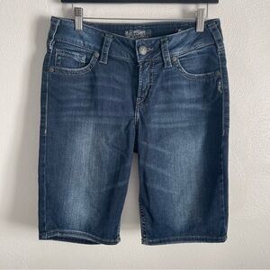 Silver Jeans Suki women’s mid Bermuda Shorts size 30/length 11 super stretch